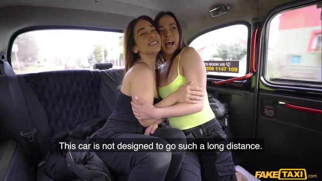 Превью Секс втроем с таксистом устроили две девицы в его большой машине № 35568